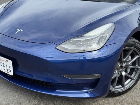 Used 2022 Tesla Model 3 Long Range AWD/4WD image 3