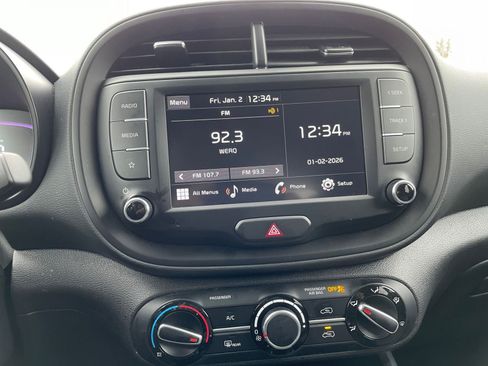 Used 2025 Kia Soul LX w/ LX Technology Package image 21