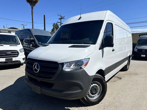 Used 2023 Mercedes-Benz Sprinter 2500 image 6