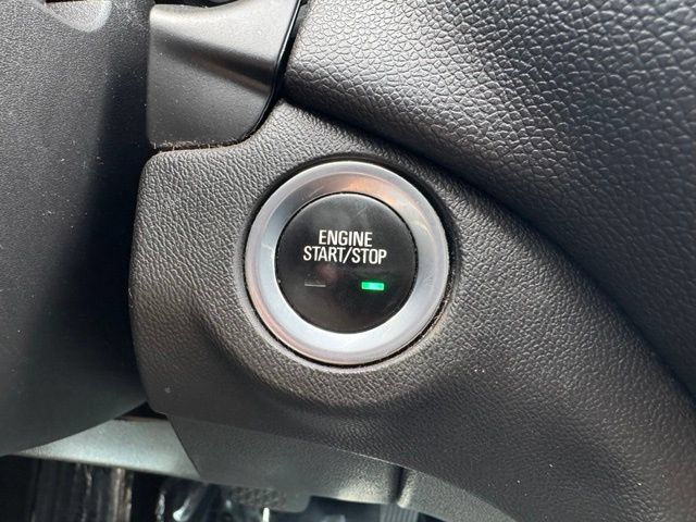 Used 2020 Chevrolet Equinox LT w/ Driver Convenience Package AWD/4WD image 17