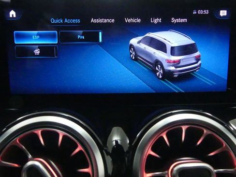 Used 2020 Mercedes-Benz GLB 250 4MATIC w/ Premium Package image 15