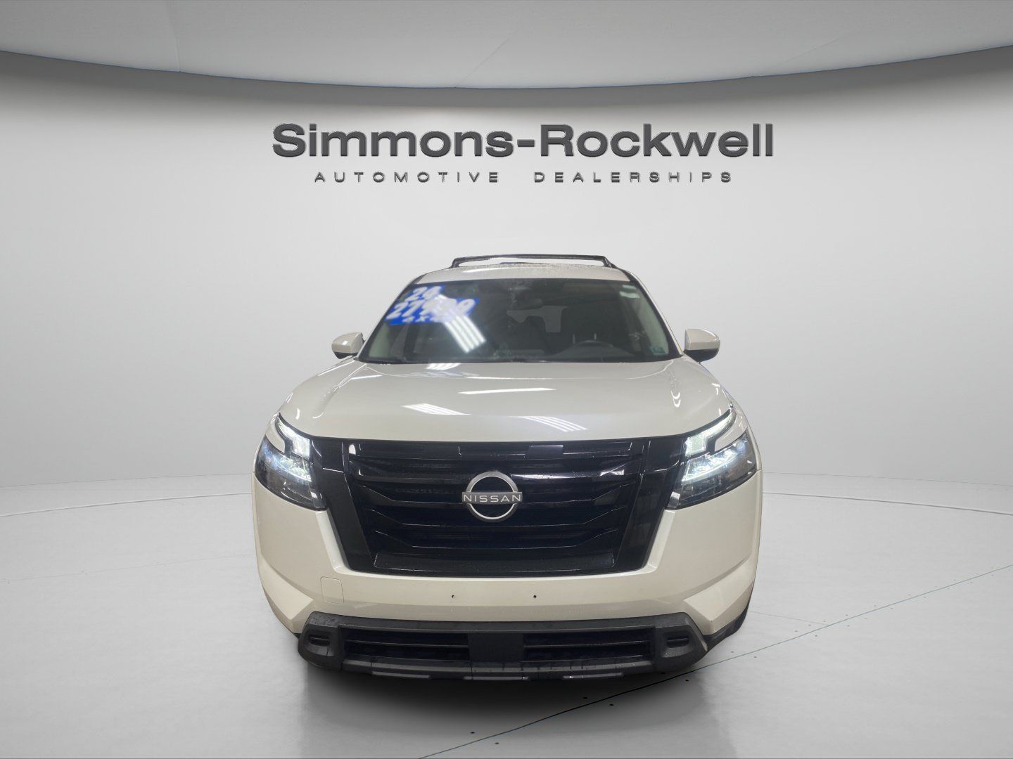Used 2024 Nissan Pathfinder SV w/ Black Appearance Package AWD/4WD image 8