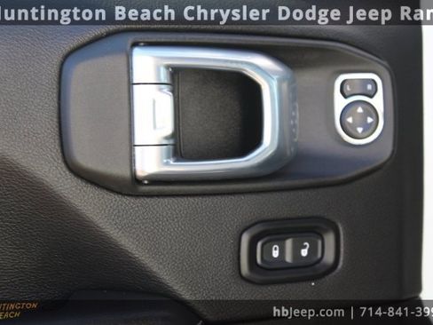 Used 2021 Jeep Wrangler Unlimited Sahara w/ Safety Group image 11