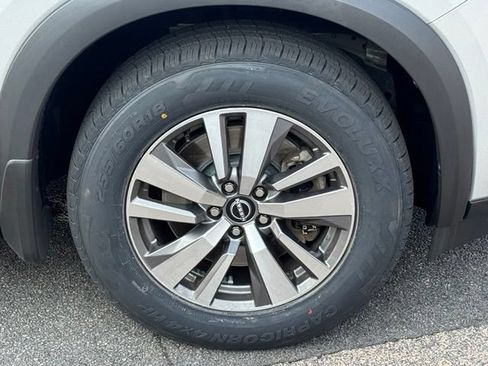 Used 2023 Nissan Pathfinder SL AWD/4WD image 15