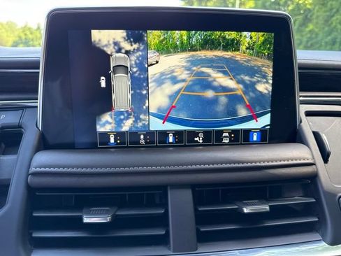 Used 2022 Chevrolet Tahoe LT w/ Luxury Package AWD/4WD image 18