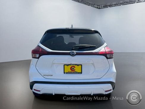 Used 2022 Nissan Kicks S FWD image 5