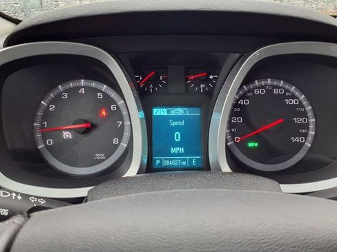 Used 2017 Chevrolet Equinox Premier image 16