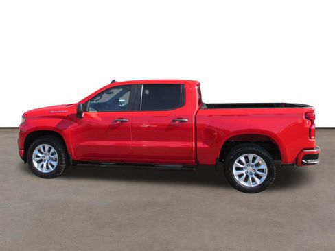 Used 2022 Chevrolet Silverado 1500 Custom w/ Safety Confidence Package RWD image 2