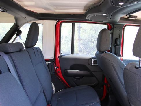 Used 2024 Jeep Wrangler Unlimited Sahara AWD/4WD image 23