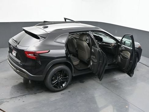 Used 2024 Chevrolet Trax ACTIV w/ Driver Confidence Package image 65