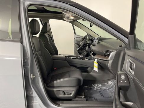New 2026 Nissan Rogue Platinum AWD/4WD image 40