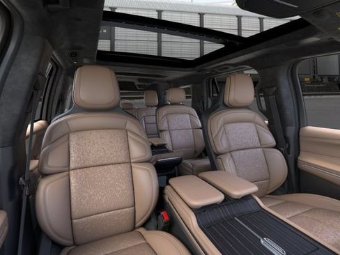 New 2026 Lincoln Navigator L Black Label AWD/4WD image 10