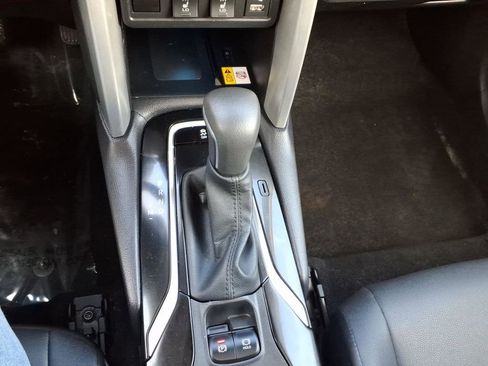 Used 2022 Toyota Corolla Cross XLE w/ Convenience Package image 10