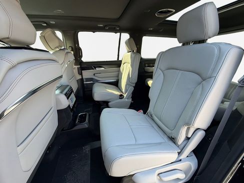 New 2026 Jeep Grand Wagoneer Summit AWD/4WD image 27