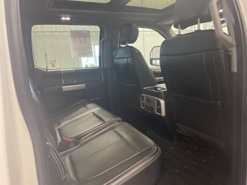 Used 2020 Ford F250 Lariat w/ Lariat Ultimate Package AWD/4WD image 28