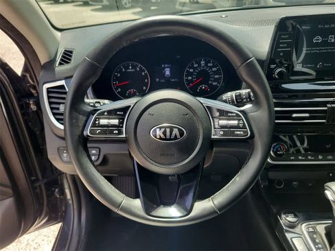 Used 2021 Kia Seltos EX image 25