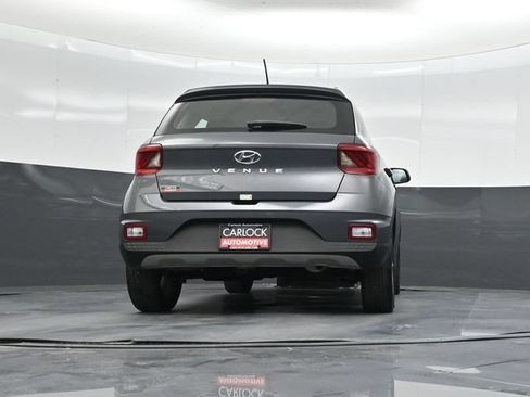 Used 2024 Hyundai Venue SEL FWD image 41