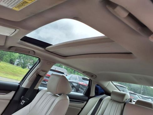 Used 2018 Honda Accord Touring image 14