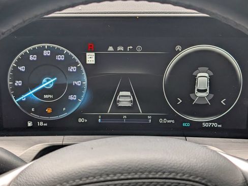 Used 2024 Kia Telluride AWD image 19