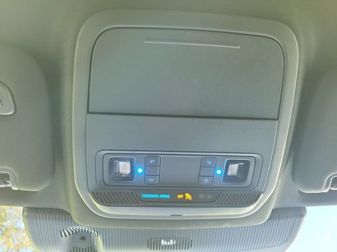 Used 2025 Ford Explorer ST-Line RWD image 21