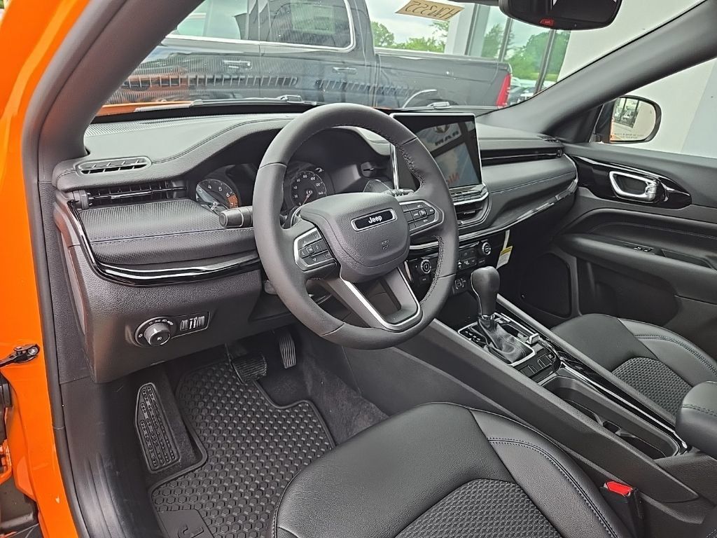 New 2026 Jeep Compass Latitude AWD/4WD image 31