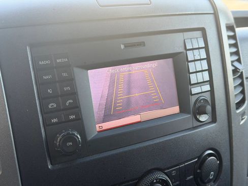 Used 2015 Mercedes-Benz Sprinter 2500 image 12
