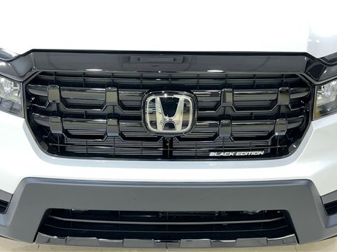 New 2026 Honda Ridgeline Black Edition image 4