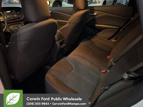 Used 2015 Dodge Dart SXT image 26