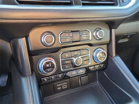 Used 2021 GMC Yukon AT4 w/ AT4 Premium Package image 29