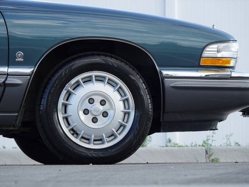 Used 1993 Buick Park Avenue Ultra FWD image 35