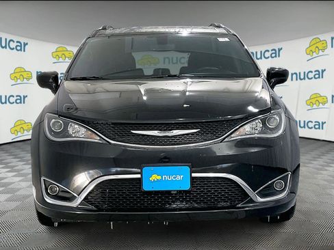Used 2020 Chrysler Pacifica Touring-L image 2