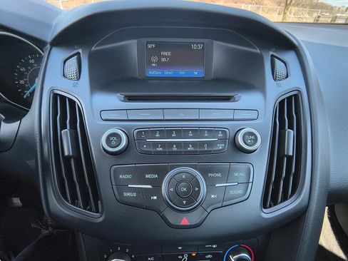 Used 2016 Ford Focus SE image 16