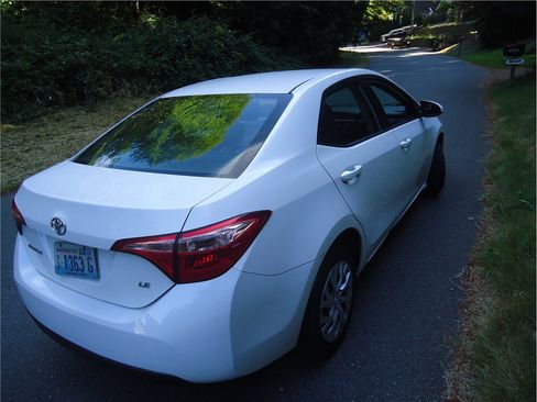 Used 2019 Toyota Corolla LE FWD image 5