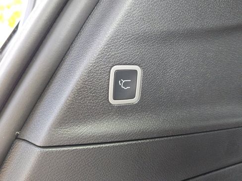 New 2026 Chrysler Pacifica Select image 18