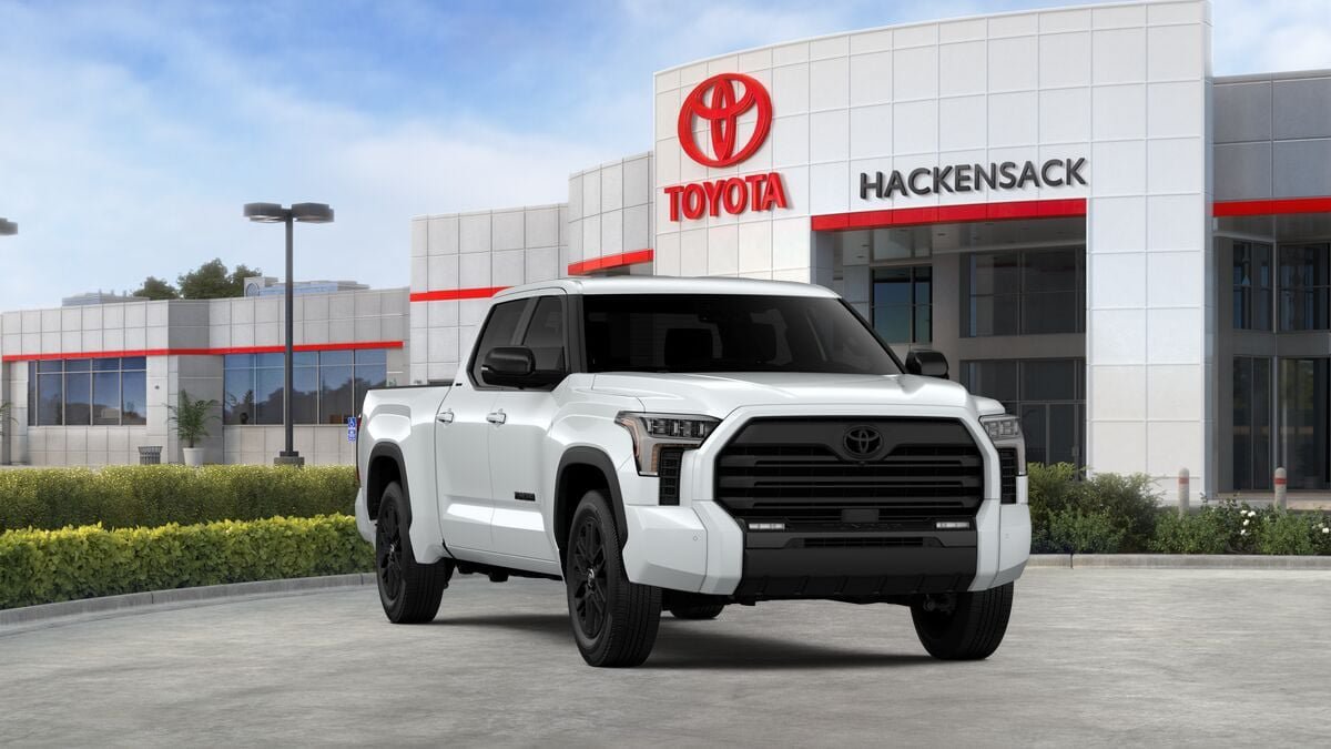 Used 2026 Toyota Tundra Limited AWD/4WD image 16
