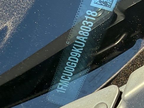 Used 2019 Ford Escape SE image 8