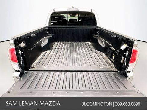 Used 2022 Toyota Tacoma TRD Off-Road w/ TRD Premium Off Road Package AWD/4WD image 26