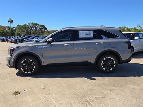 New 2026 Kia Sorento S image 5