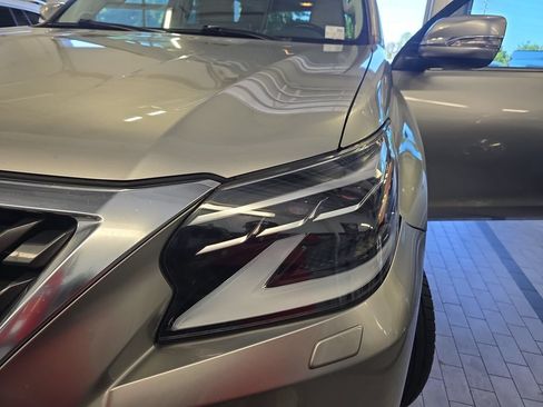 Used 2023 Lexus GX 460 Premium w/ Accessory Package AWD/4WD image 36