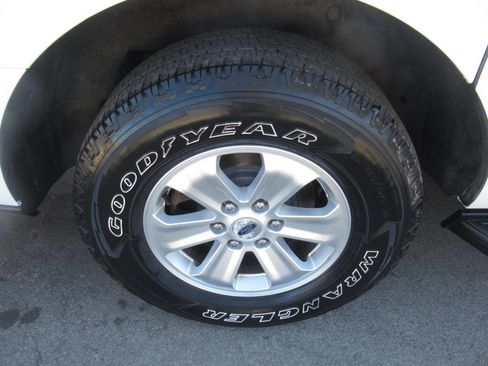 Used 2018 Ford Expedition Max XL image 6