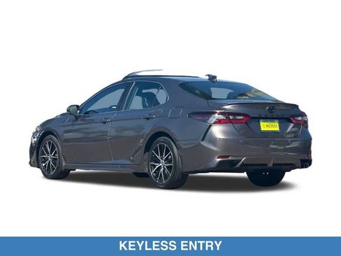 Used 2023 Toyota Camry SE FWD image 8