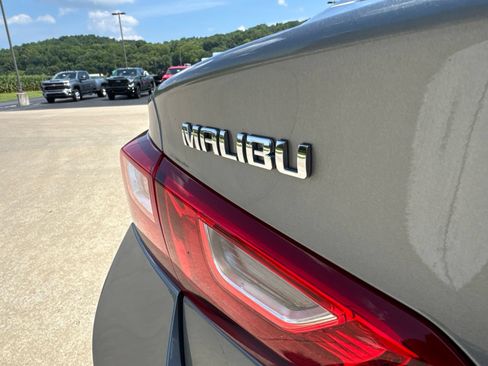 Used 2023 Chevrolet Malibu LT FWD image 9