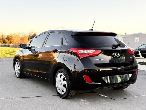 Used 2017 Hyundai Elantra GT image 11