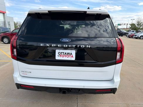 Used 2025 Ford Expedition Active AWD/4WD image 7