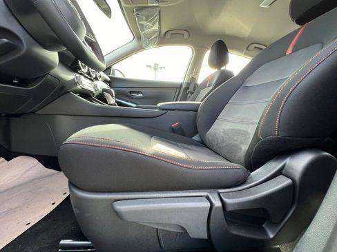 New 2025 Nissan Sentra SR image 13