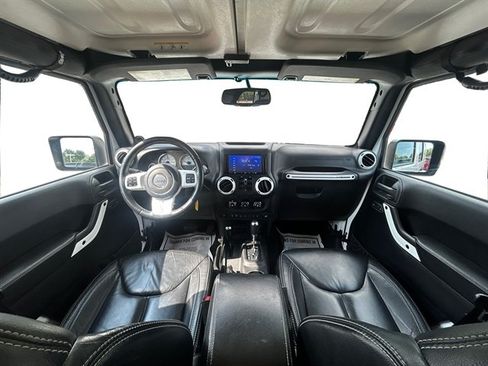 Used 2014 Jeep Wrangler Unlimited Sahara w/ Dual Top Group AWD/4WD image 20