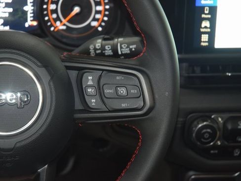 Used 2024 Jeep Wrangler Unlimited Rubicon image 40