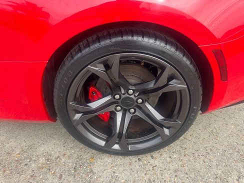 Used 2018 Chevrolet Camaro SS RWD image 14