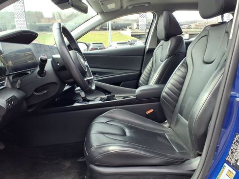 Used 2024 Hyundai Elantra Limited image 5