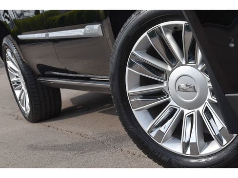 Used 2019 Cadillac Escalade ESV Platinum image 10